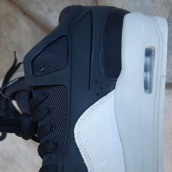 Jordan 4RM Shoes - Picture 4 of 6